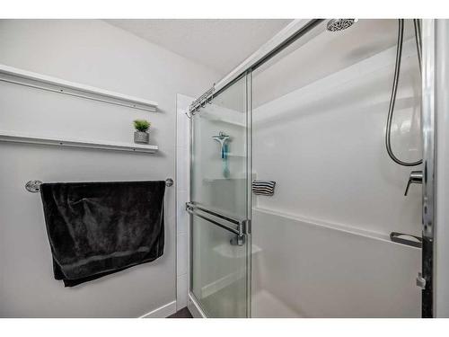 201-20 Sage Hill Terrace Nw, Calgary, AB - Indoor Photo Showing Bathroom