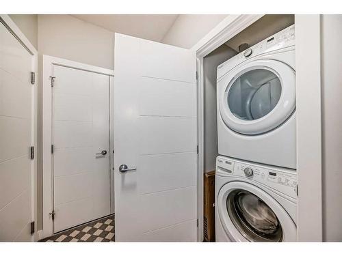 201-20 Sage Hill Terrace Nw, Calgary, AB - Indoor Photo Showing Laundry Room