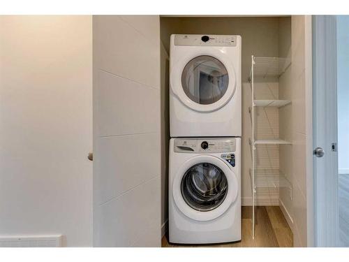 38-2117 81 Street Sw, Calgary, AB - Indoor Photo Showing Laundry Room