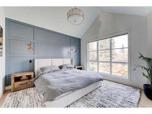 2227 32 Avenue Sw, Calgary, AB - Indoor Photo Showing Bedroom