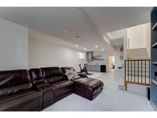 2227 32 Avenue Sw, Calgary, AB - Indoor Photo Showing Other Room