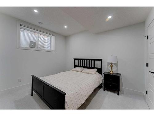 2227 32 Avenue Sw, Calgary, AB - Indoor Photo Showing Bedroom