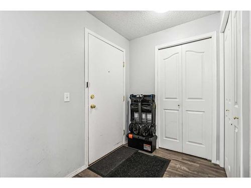 311-1000 Somervale Court Sw, Calgary, AB - Indoor Photo Showing Other Room