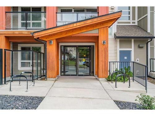 128-510 Edmonton Trail Ne, Calgary, AB - Outdoor