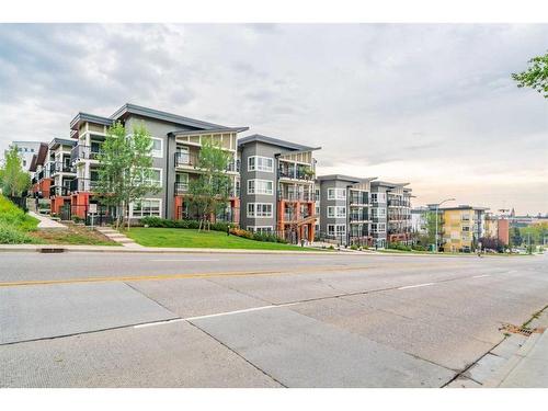 128-510 Edmonton Trail Ne, Calgary, AB - Outdoor