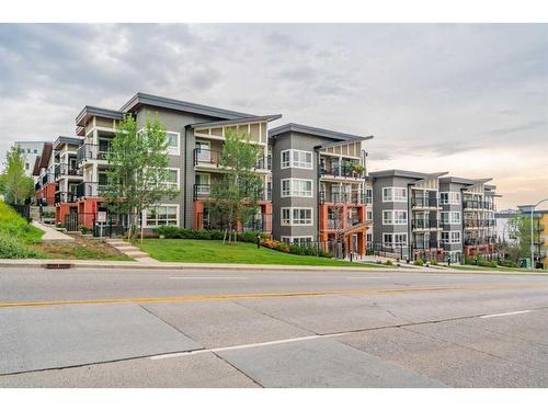 128-510 Edmonton Trail Ne, Calgary, AB - Outdoor With Balcony With Facade