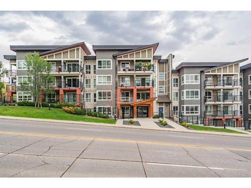 128-510 Edmonton Trail Ne, Calgary, AB - Outdoor With Balcony With Facade