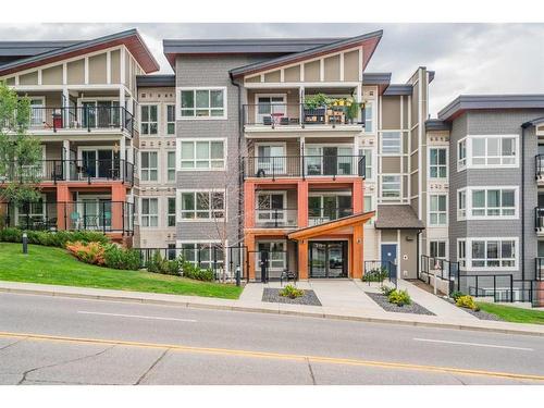 128-510 Edmonton Trail Ne, Calgary, AB - Outdoor With Balcony With Facade