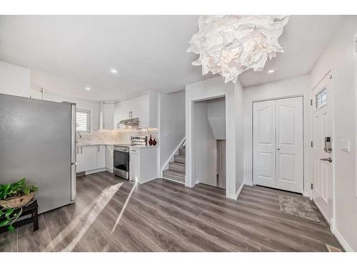 908 Riverbend Drive Se, Calgary, AB - Indoor