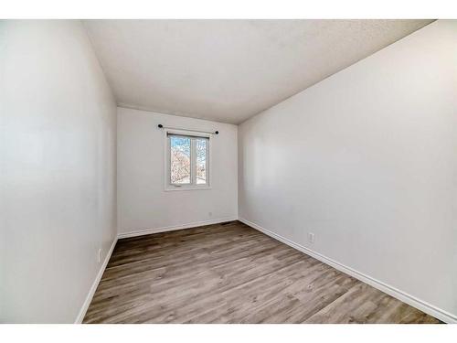 908 Riverbend Drive Se, Calgary, AB - Indoor Photo Showing Other Room