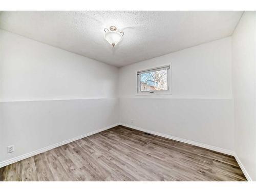 908 Riverbend Drive Se, Calgary, AB - Indoor Photo Showing Other Room