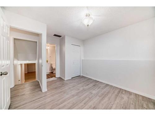 908 Riverbend Drive Se, Calgary, AB - Indoor Photo Showing Other Room