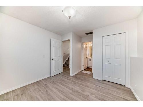 908 Riverbend Drive Se, Calgary, AB - Indoor