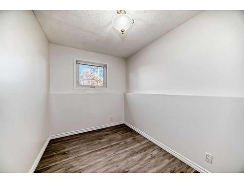 908 Riverbend Drive Se, Calgary, AB - Indoor Photo Showing Other Room