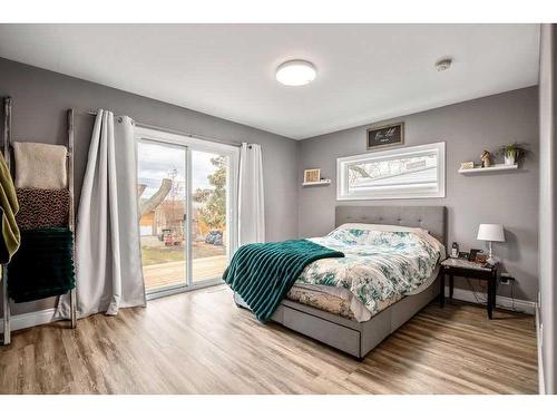 664 Royalite Way Se, Diamond Valley, AB - Indoor Photo Showing Bedroom