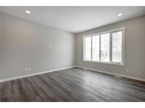 199 Silver Spruce Grove Sw, Calgary, AB - Indoor Photo Showing Other Room