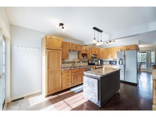 55 Covington Rise Ne, Calgary, AB - Indoor Photo Showing Kitchen With Double Sink