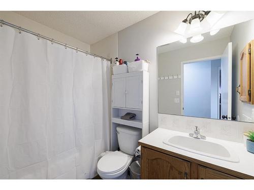 55 Covington Rise Ne, Calgary, AB - Indoor Photo Showing Bathroom