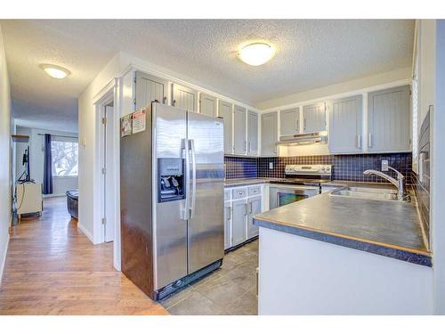 1011 Abbeydale Drive Ne, Calgary, AB - Indoor Photo Showing Kitchen