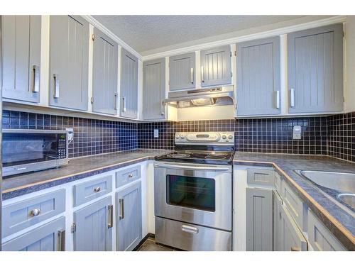 1011 Abbeydale Drive Ne, Calgary, AB - Indoor Photo Showing Kitchen