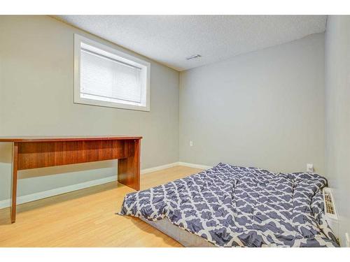 1011 Abbeydale Drive Ne, Calgary, AB - Indoor Photo Showing Bedroom