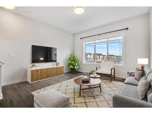 484 Canals Crossing Sw, Airdrie, AB - Indoor Photo Showing Living Room