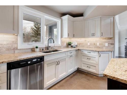 194037 192 Street West, Rural Foothills County, AB - Indoor Photo Showing Kitchen With Double Sink With Upgraded Kitchen