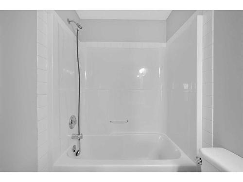 125 Taravista Way Ne, Calgary, AB - Indoor Photo Showing Bathroom