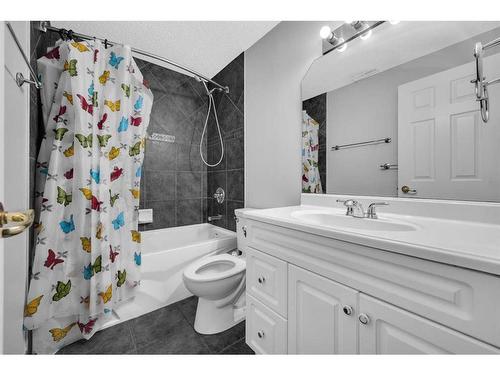 125 Taravista Way Ne, Calgary, AB - Indoor Photo Showing Bathroom