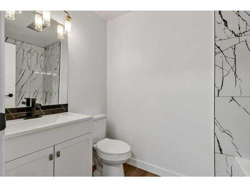 112-2720 Rundleson Road Ne, Calgary, AB - Indoor Photo Showing Bathroom