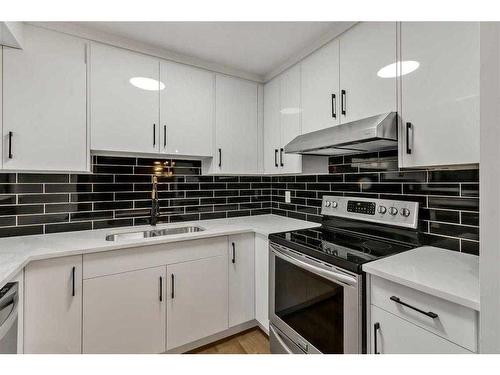 112-2720 Rundleson Road Ne, Calgary, AB - Indoor Photo Showing Kitchen With Upgraded Kitchen