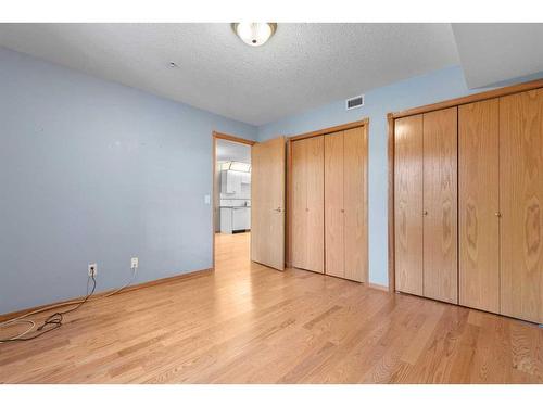 213-728 Country Hills Road Nw, Calgary, AB - Indoor Photo Showing Other Room