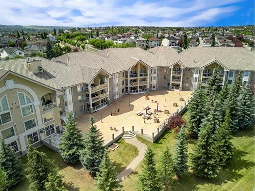 213-728 Country Hills Road Nw, Calgary, AB - Outdoor