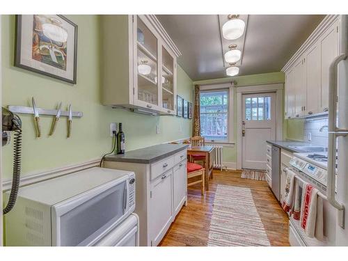 2-904 Memorial Drive Nw, Calgary, AB - Indoor Photo Showing Laundry Room