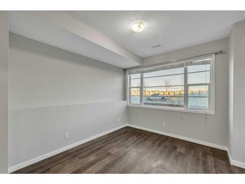 8425 Saddlebrook Drive Ne, Calgary, AB - Indoor Photo Showing Other Room