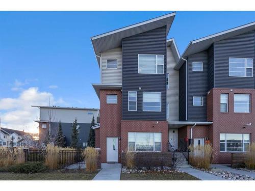 8425 Saddlebrook Drive Ne, Calgary, AB - Outdoor With Facade