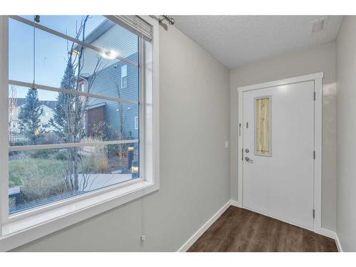 8425 Saddlebrook Drive Ne, Calgary, AB - Indoor Photo Showing Other Room