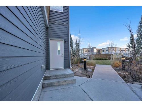 8425 Saddlebrook Drive Ne, Calgary, AB - Outdoor