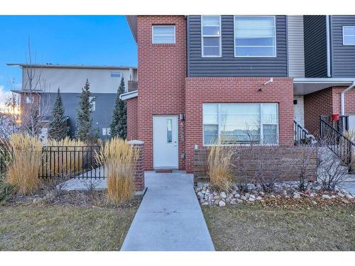 8425 Saddlebrook Drive Ne, Calgary, AB - Outdoor