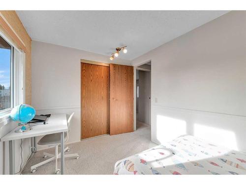 430 Cannington Close Sw, Calgary, AB - Indoor