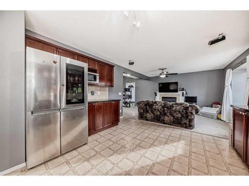 181 Luxstone Road Sw, Airdrie, AB - Indoor Photo Showing Kitchen