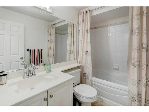 2209-11 Chaparral Ridge Drive Se, Calgary, AB - Indoor Photo Showing Bathroom