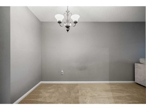 215-790 Kingsmere Crescent Sw, Calgary, AB - Indoor Photo Showing Other Room