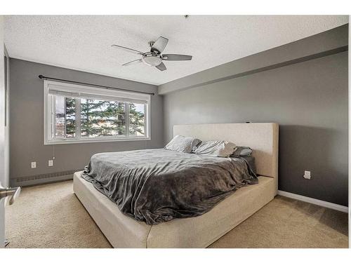 215-790 Kingsmere Crescent Sw, Calgary, AB - Indoor Photo Showing Bedroom