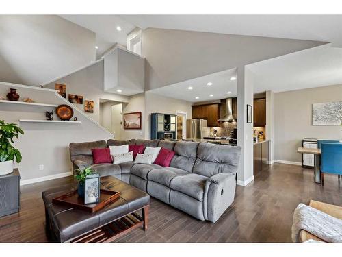 457 Mahogany Court Se, Calgary, AB - Indoor Photo Showing Living Room