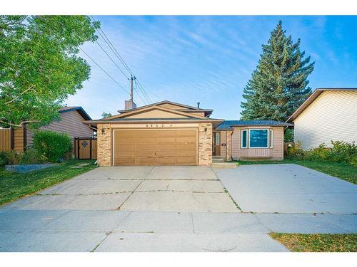 6832 37 Avenue Ne, Calgary, AB - Outdoor