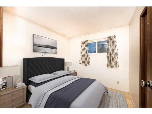 6832 37 Avenue Ne, Calgary, AB - Indoor Photo Showing Bedroom