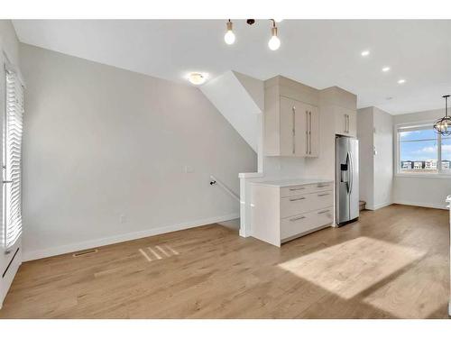 6327 128 Avenue Ne, Calgary, AB - Indoor Photo Showing Kitchen