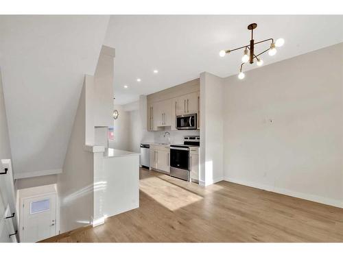 6327 128 Avenue Ne, Calgary, AB - Indoor Photo Showing Kitchen