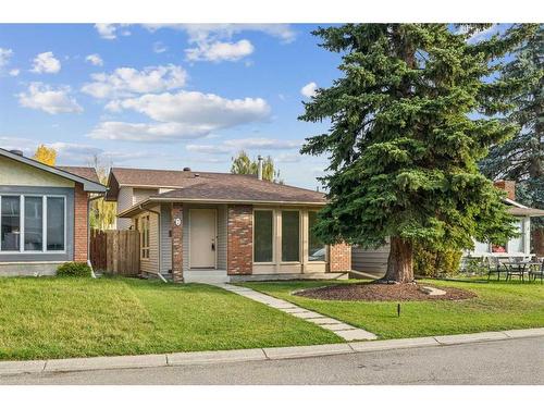 7 Shawmeadows Bay Sw, Calgary, AB - Outdoor With Facade